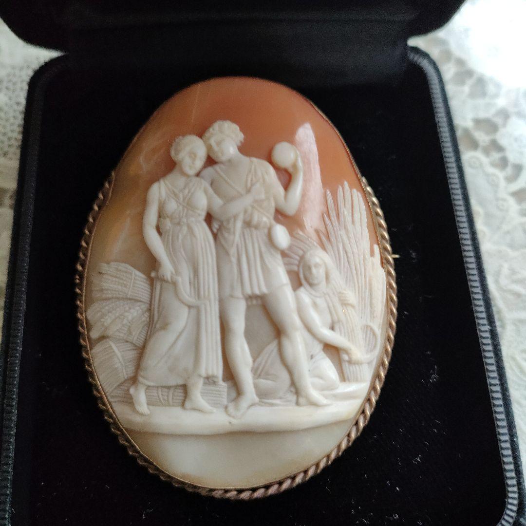 カメオブローチ