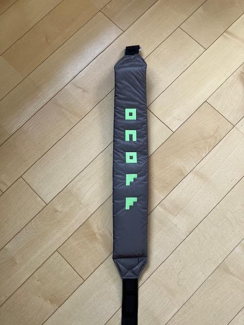 人気商品新品同様★オノフ 2.3キロの軽量、しっかり自立,コンパクト