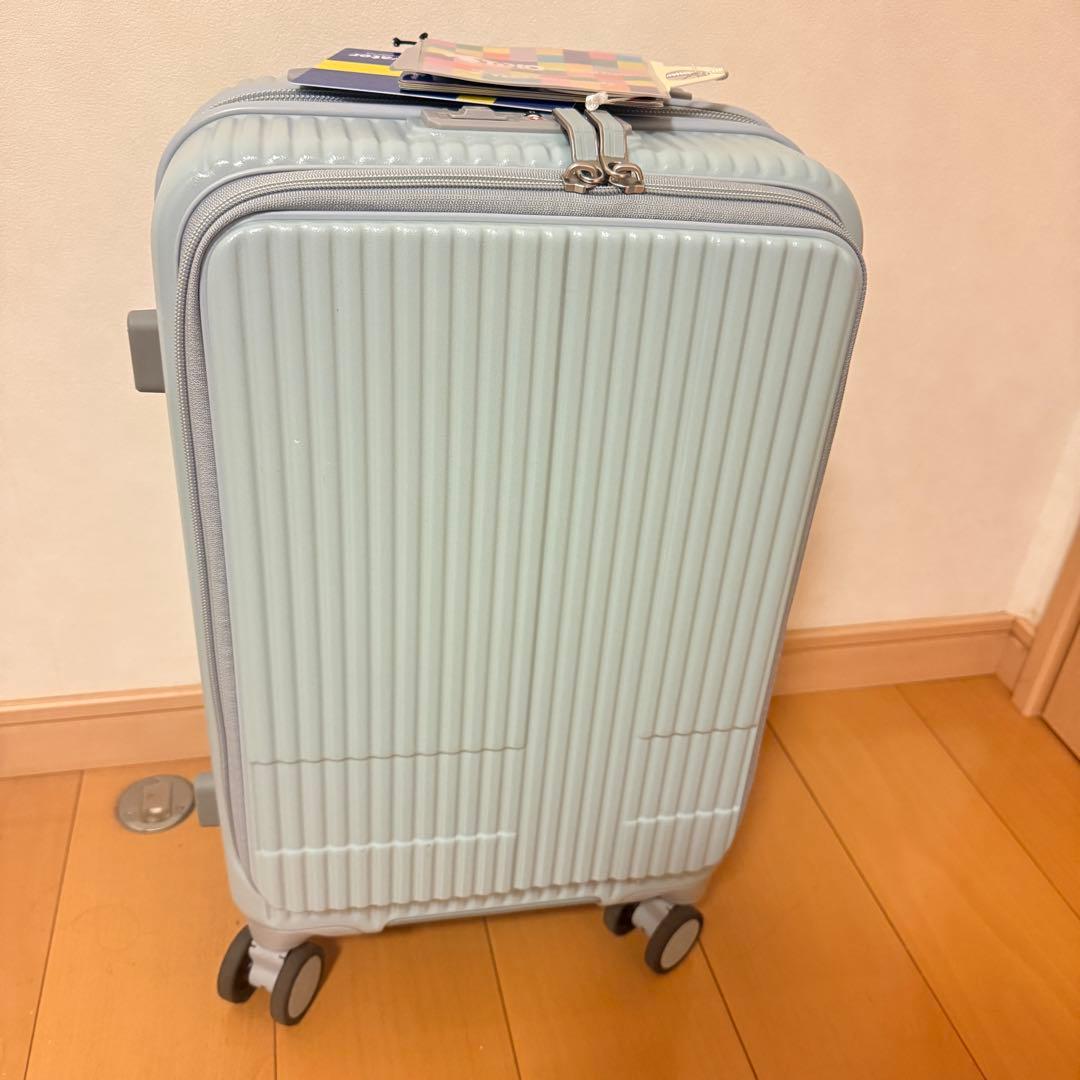 ジ*ニ様 イノベーター スーツケース 38Lペールブルー