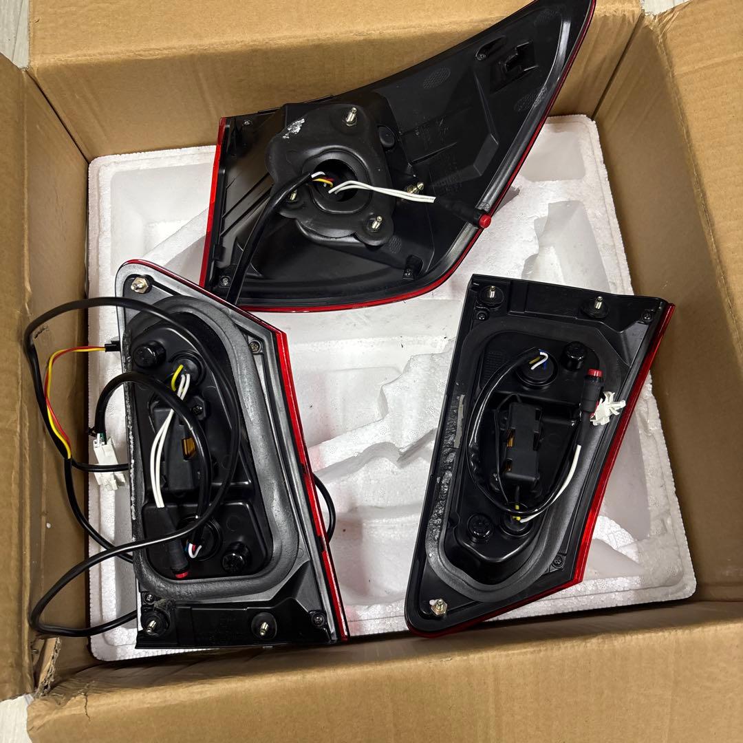 レクサスIs 20系テールランプ　VLAND