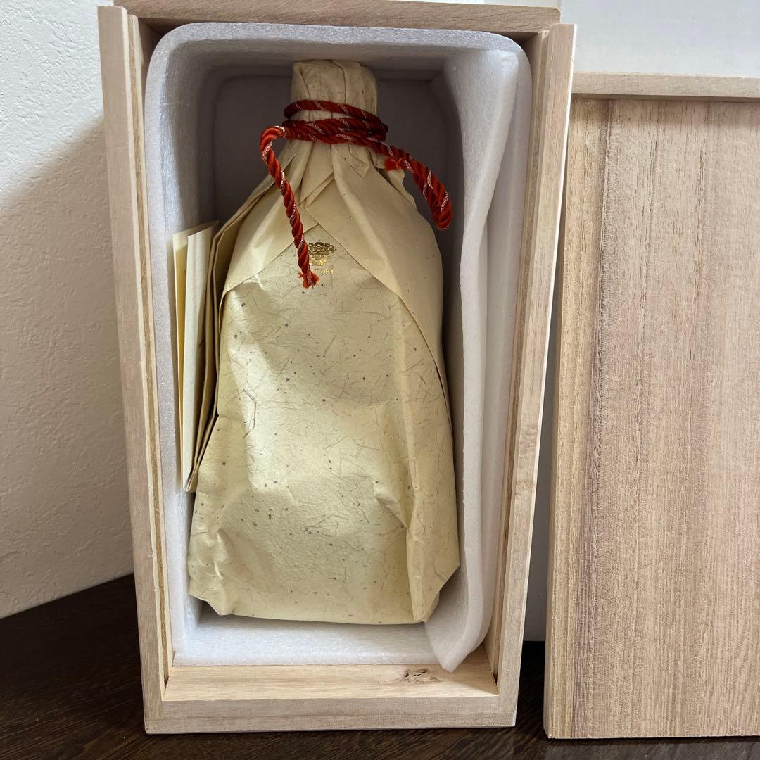 サントリーブランデー【九谷焼　千成型葡萄文】木箱、台座付き空瓶