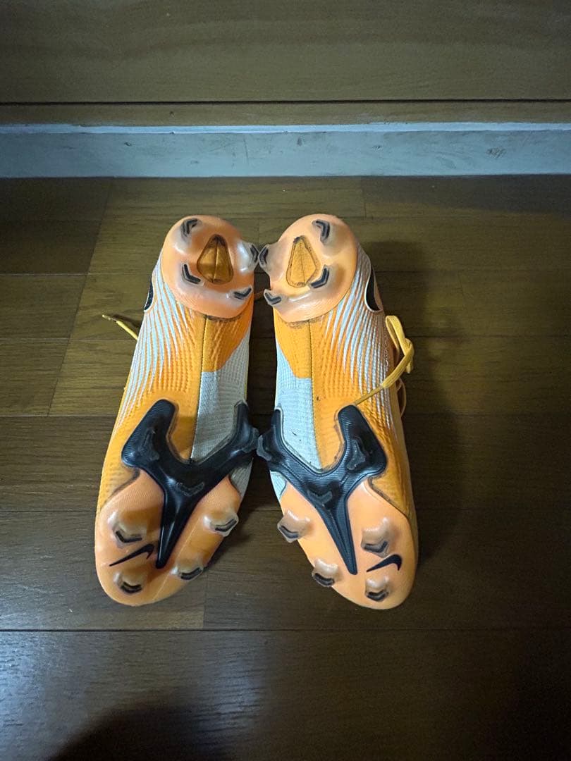 Nike マーキュリアル　トップモデル
