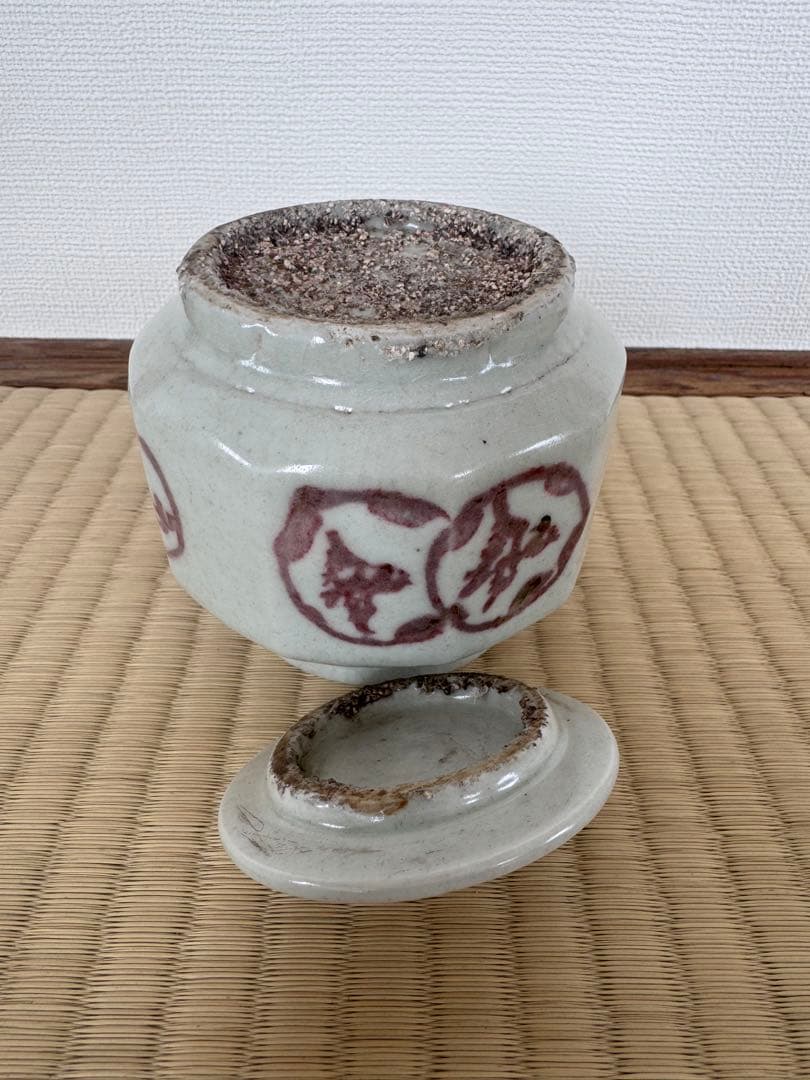 朝鮮古美術 李朝 白磁辰 高10.6cm 面取壷 白釉釉里紅花卉寿字 朝鮮古陶