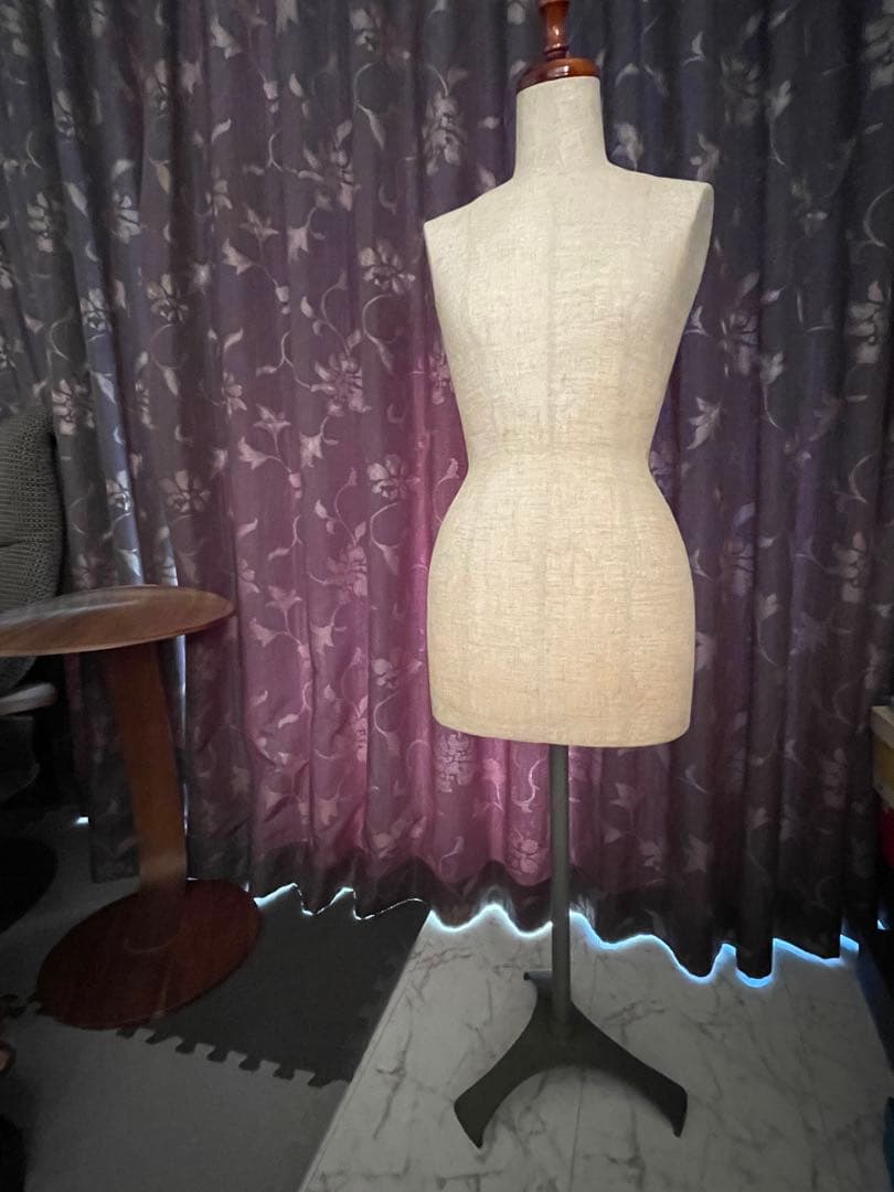 ◉セール！トルソー 高さ調節可能スタンド付き　TOKYOKIIYA