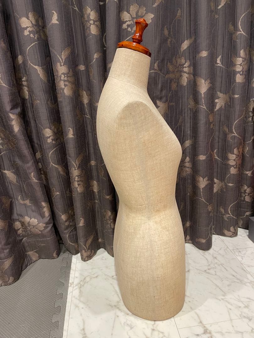 ◉セール！トルソー 高さ調節可能スタンド付き　TOKYOKIIYA