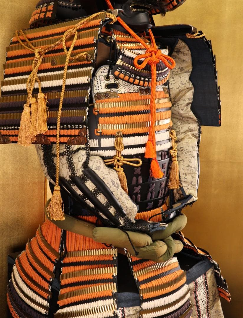 BY02　甲冑　具足　黒胴当世素掛 緋縅　鎧櫃付き　等身大　現代鎧　兜　武具