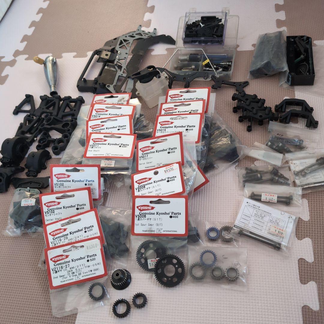 京商FW-05R(ほぼRR仕様)ラジコンカー パーツ多数