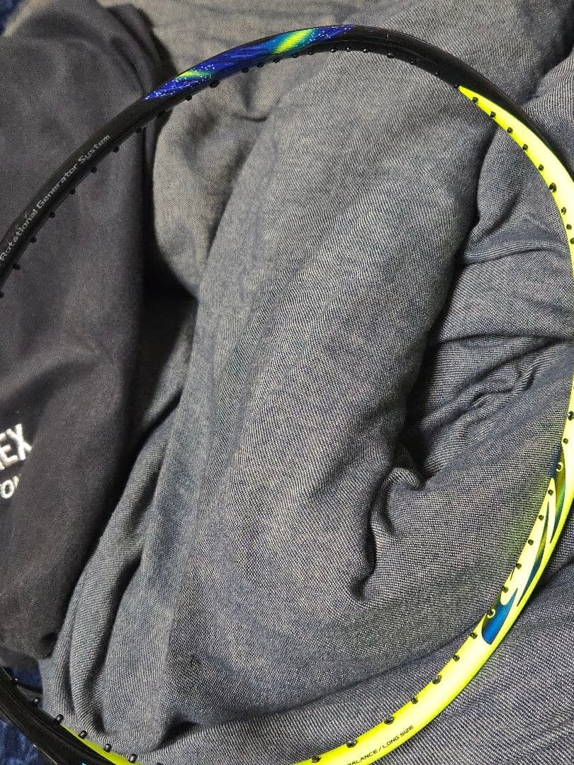 YONEX ASTROX 77　アストロクス７７　 バドミントンラケット