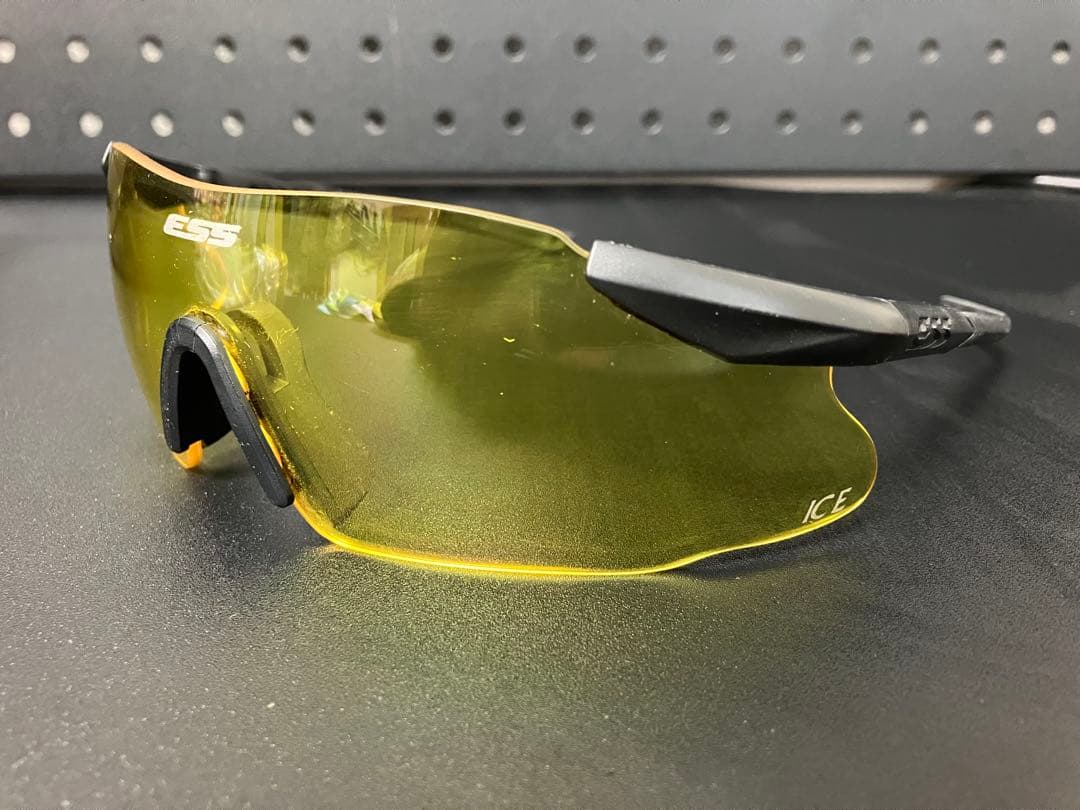 ESS ICE サングラス（アイシールド）