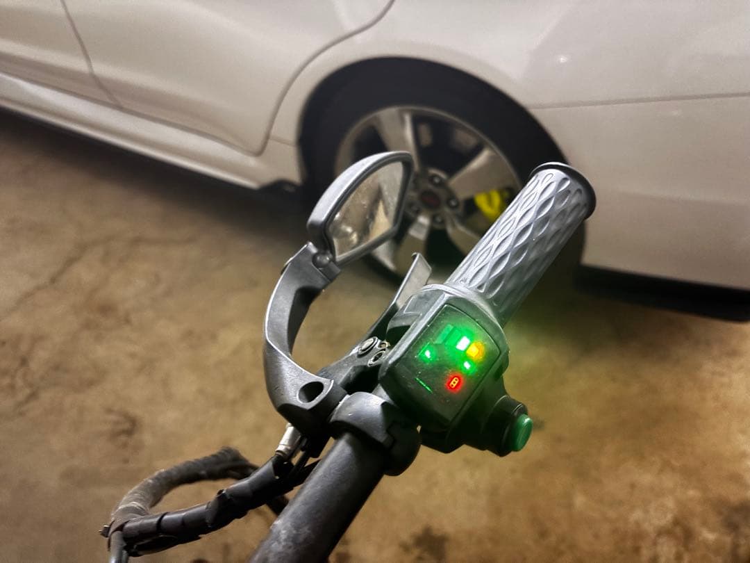 赤の電動アシスト自転車　東京　引き取り