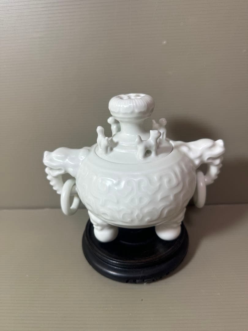 2864 小笠原長春　肥前国　鍋島　太白磁　環付　香炉　台座付