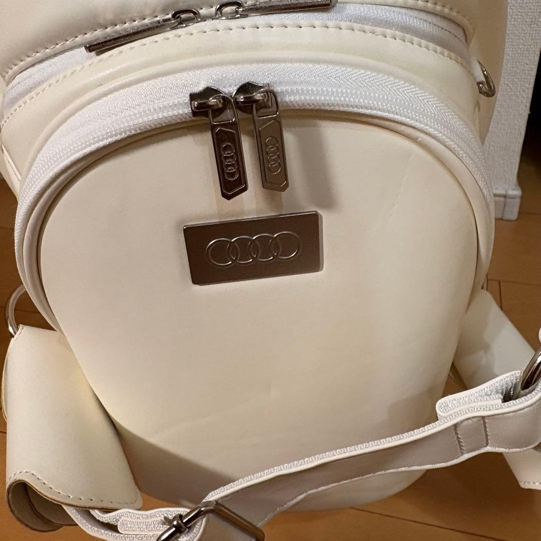 【新品未使用品】アウディ キャディバッグ ゴルフバッグ　ホワイト