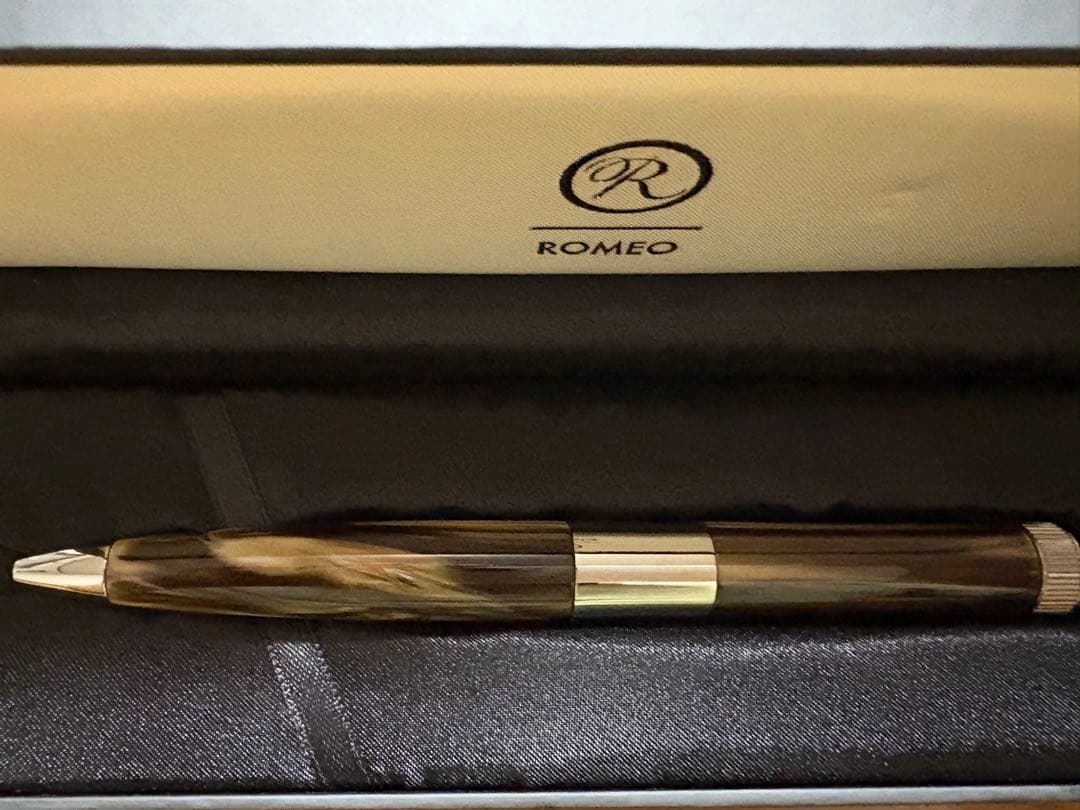 Romeo No.3 ボールペン/ダークグレー&レッド/２本セット
