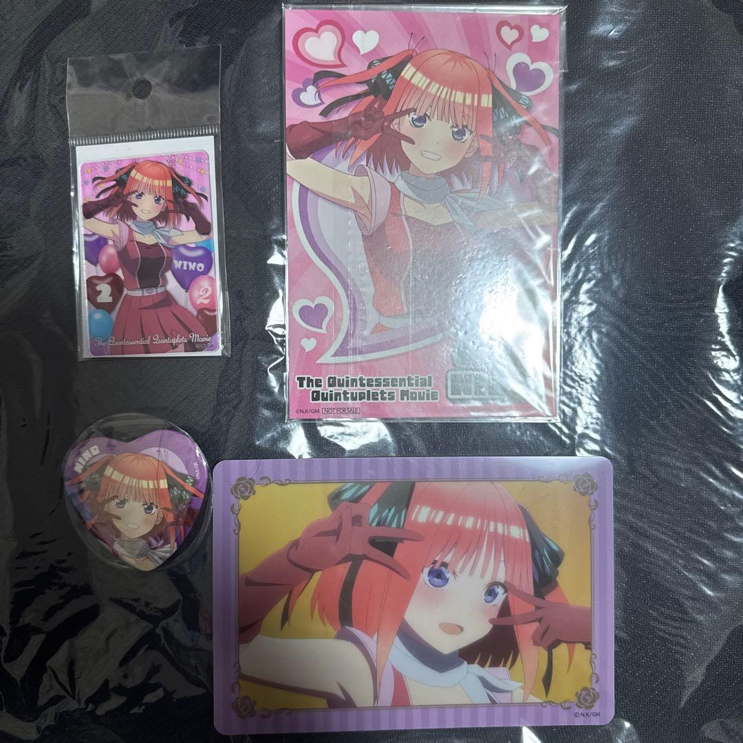 五等分の花嫁 中野二乃 ラブバケーション 缶バッジ30個 関連グッズ付き