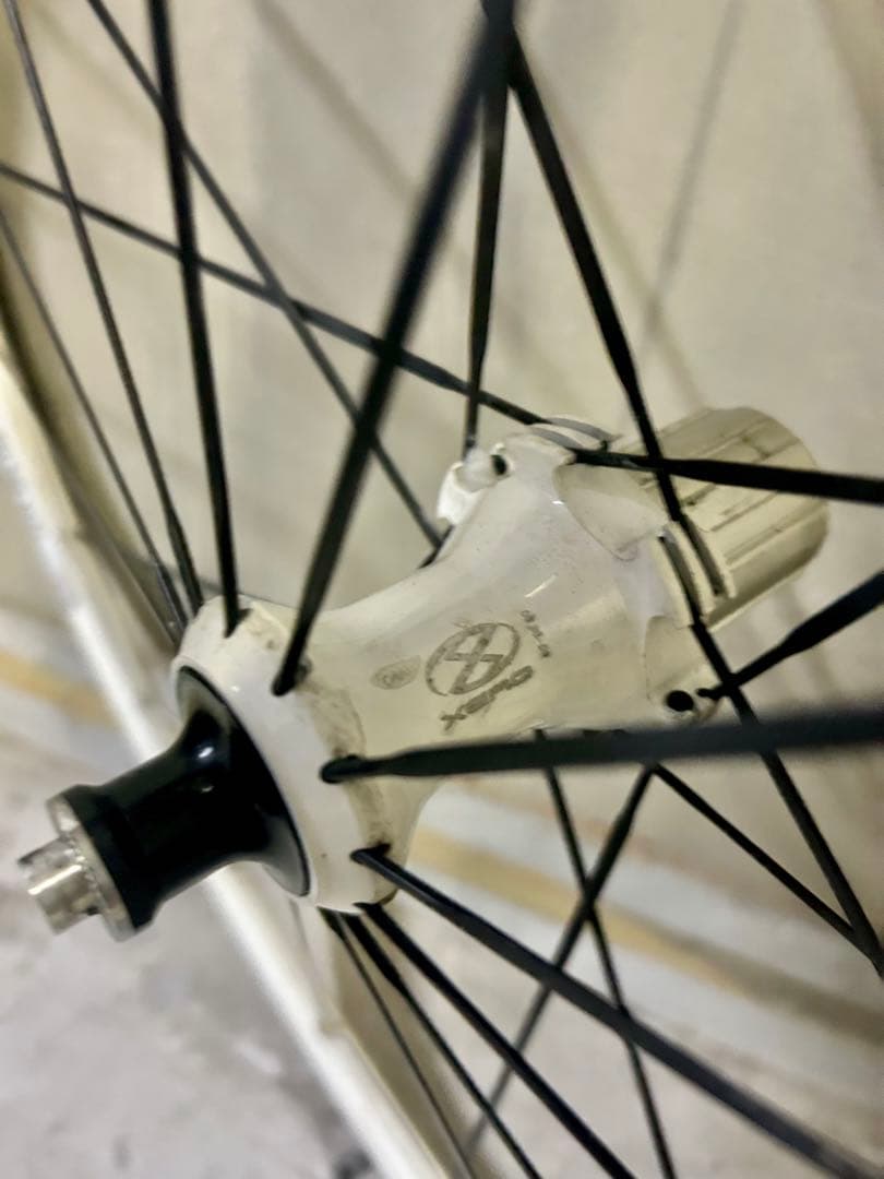 ◆白リムのカッコいい後輪ホイール◆重量0.99kg