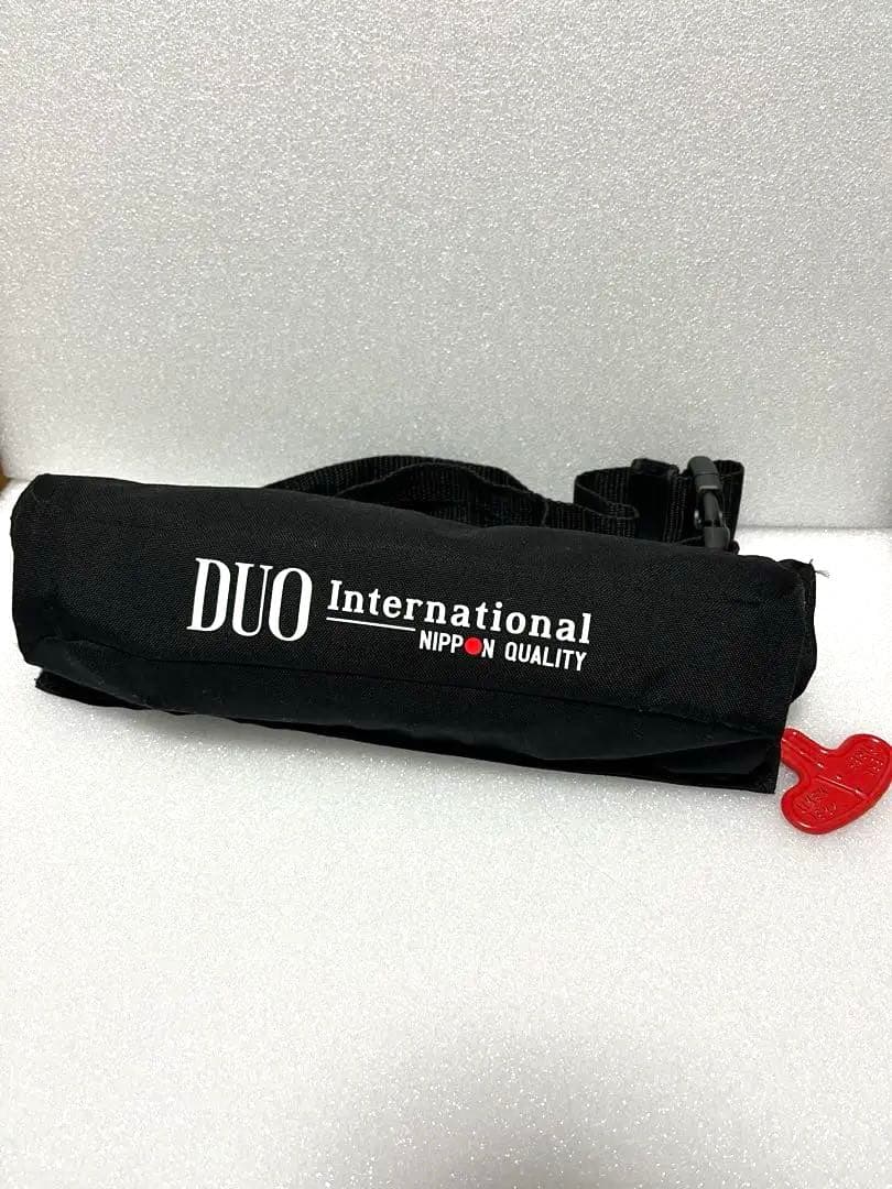 DUO international ライフジャケット