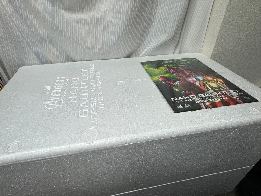 チ*ラ様 ホットトイズ　１／１スケールレプリカ　ナノ・ガントレット（ハルク版）