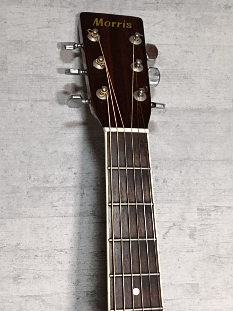 Morrisアコースティクギター、W-20 新弦に張り替えてます！
