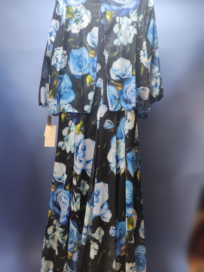 新品　青いバラ柄ドレープダンスワンピース