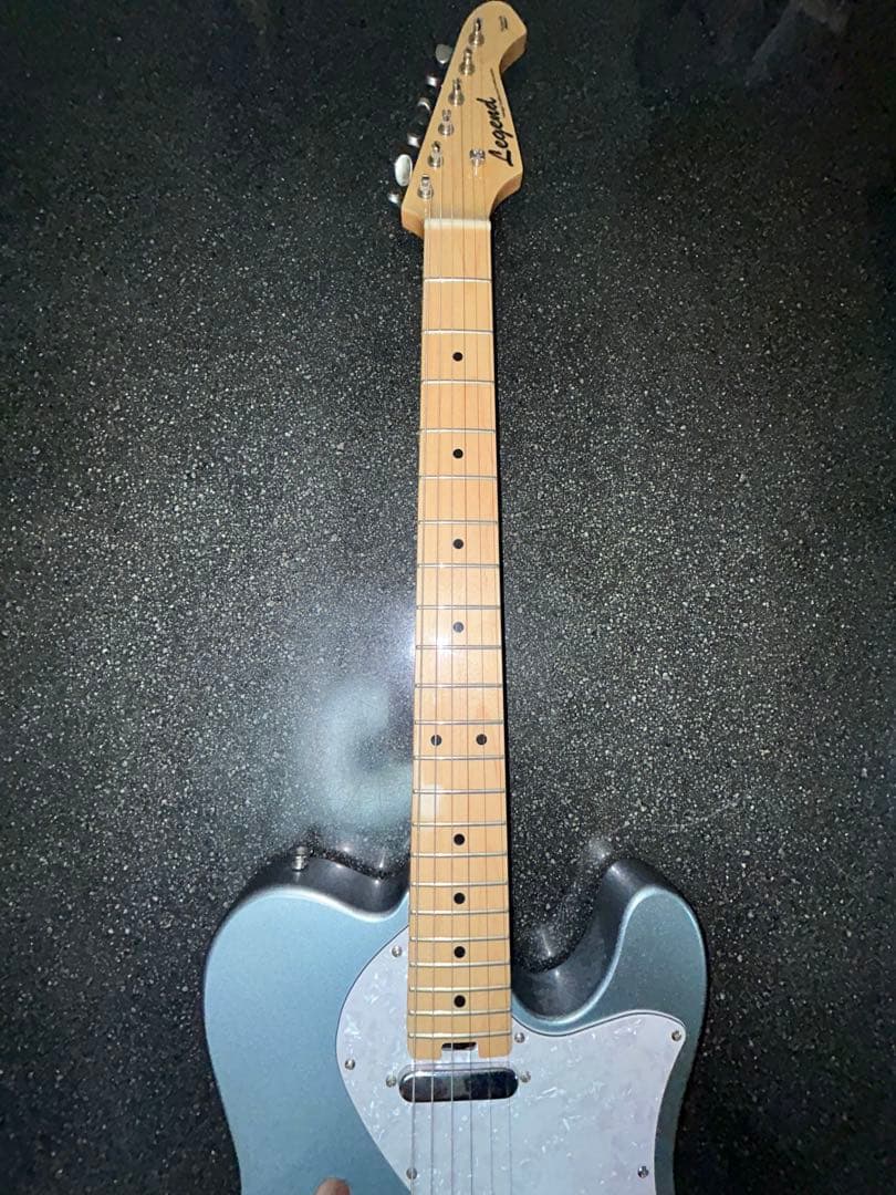 【超特価現在お値下げ中　今週まで】　セミソリッドギター