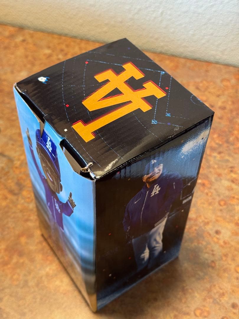 デイブ・ロバーツ監督　ボブルヘッド人形　2025年4月26日特典！