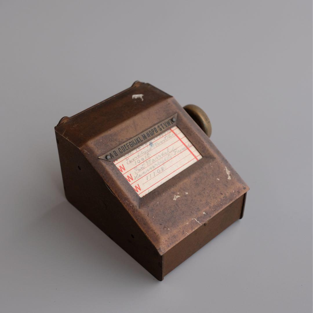 1920年代アメリカ製アンティーク、Bates社真鍮＋鉄製の卓上インデックス文具