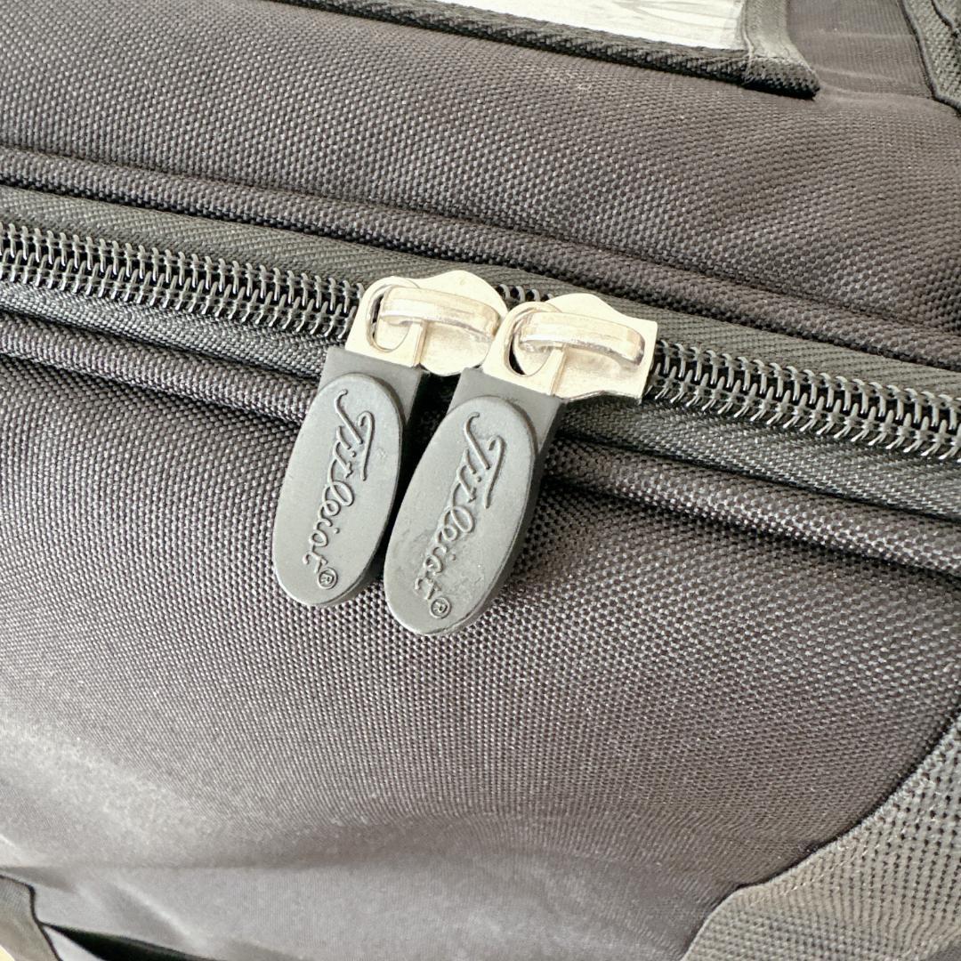 メルセデスベンツ×タイトリスト　ゴルフバッグ　トラベルケース　黒色　ホイール付き