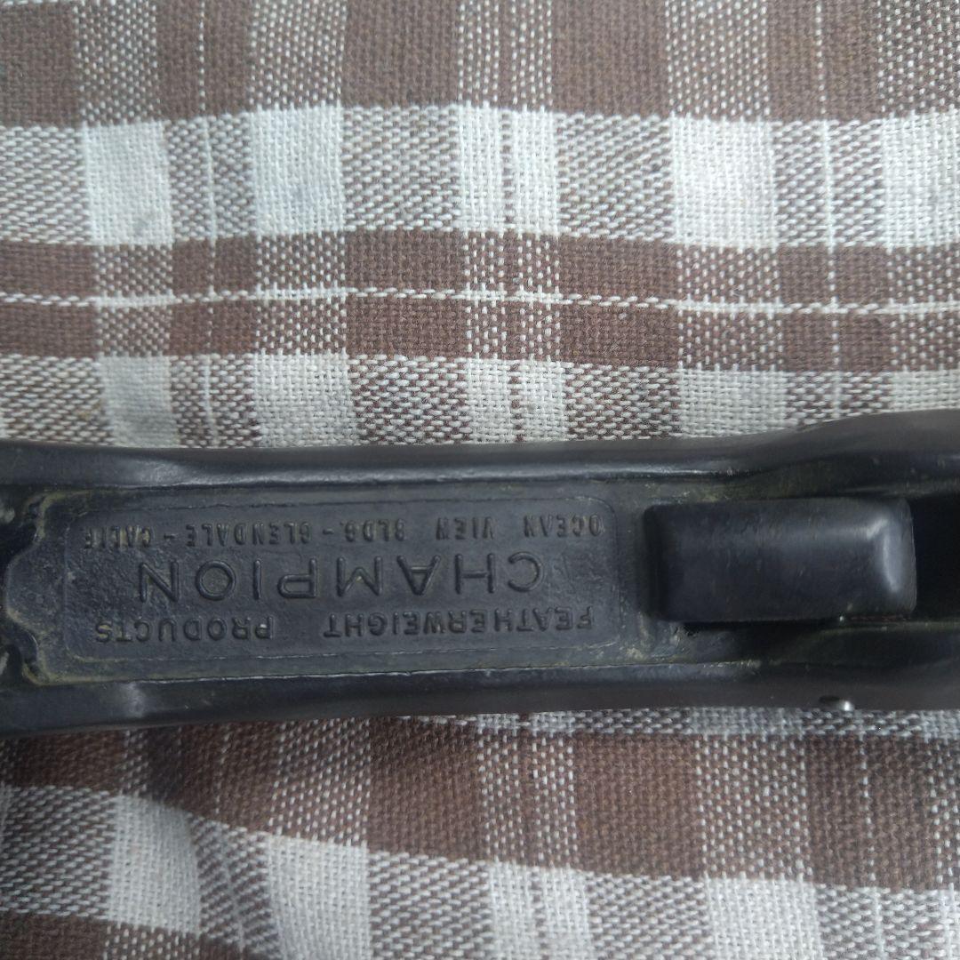 レア！フェザーウェイトチャンピオングリップグリーン！ヒビ多数有り。