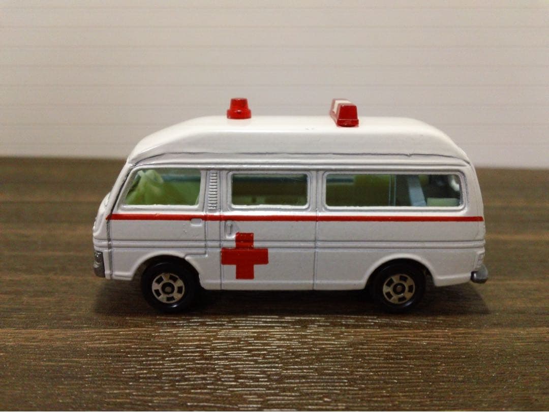 Y*）様 トミカ きんきゅうしゃセット　レア