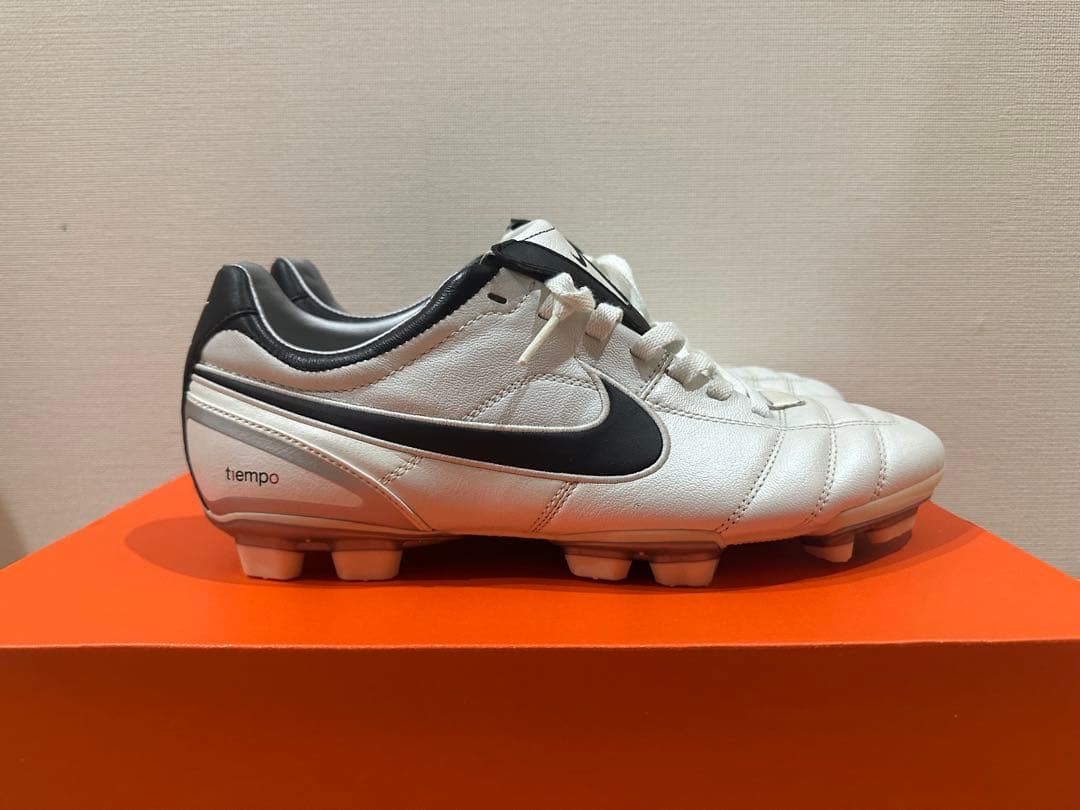 Nike Tempo サッカーシューズ ホワイト/ブラック