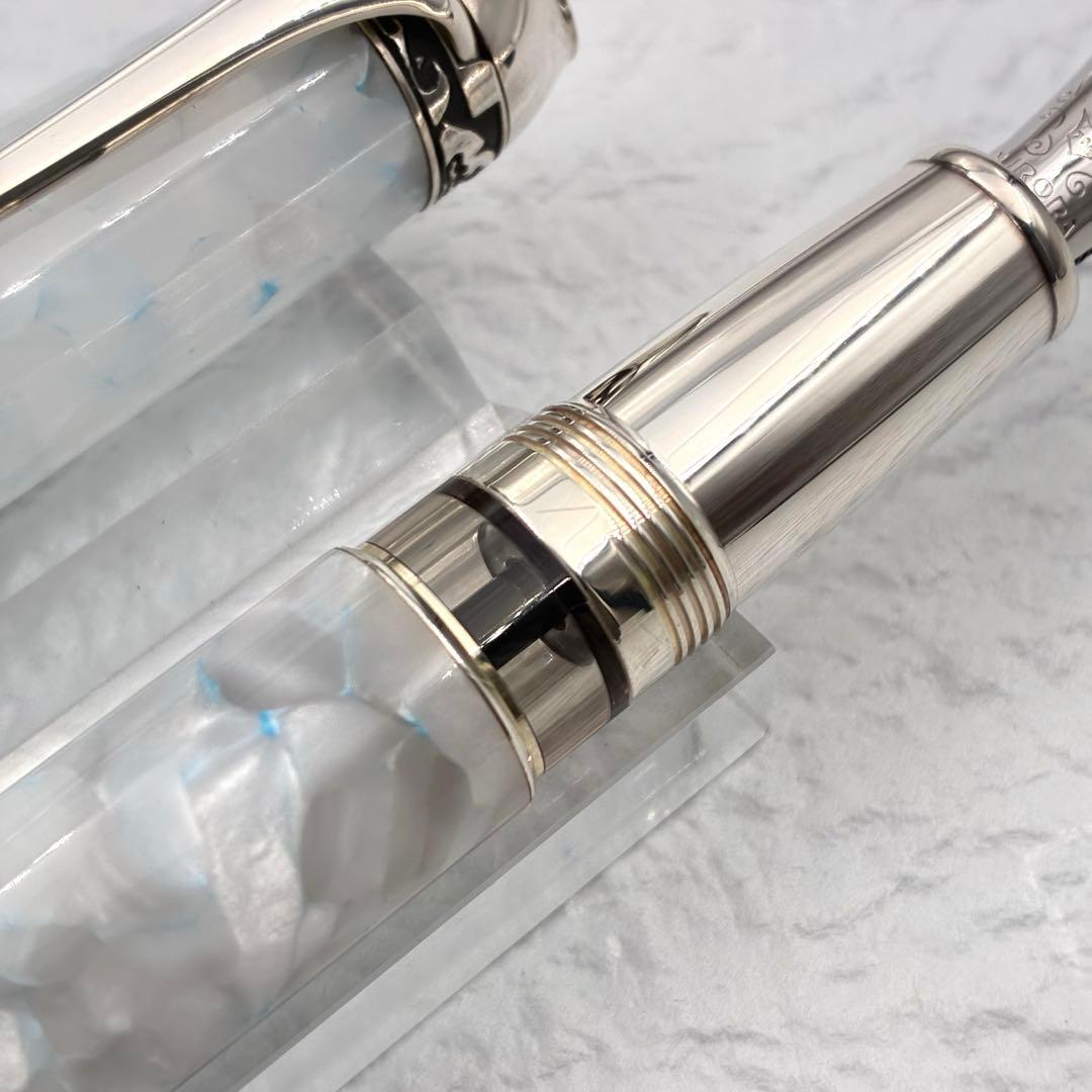 アウロラ AURORA オチェアーノ・グラチアーレ・アルティコ （北極海）