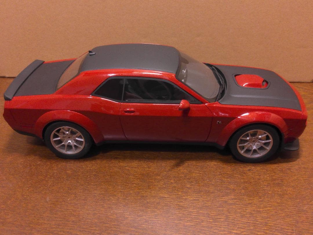 1/18 ダッジ チャレンジャー R/T スキャットパック ワイドボディ50th