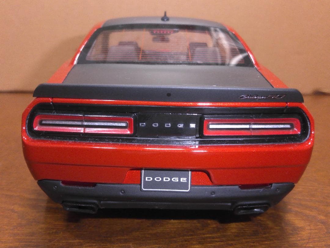 1/18 ダッジ チャレンジャー R/T スキャットパック ワイドボディ50th