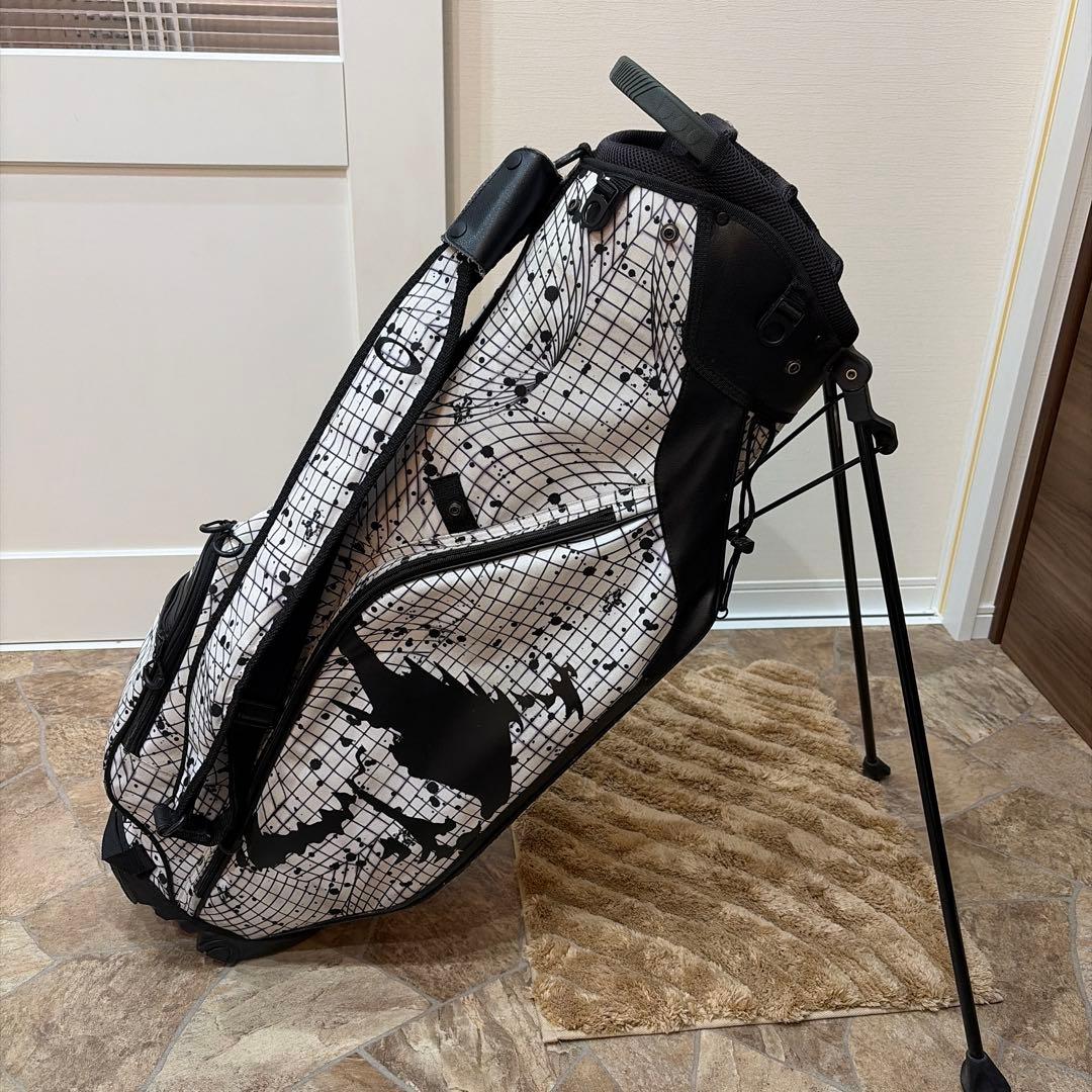 ゴルフスタンドバッグ 白黒スカル柄デザイン