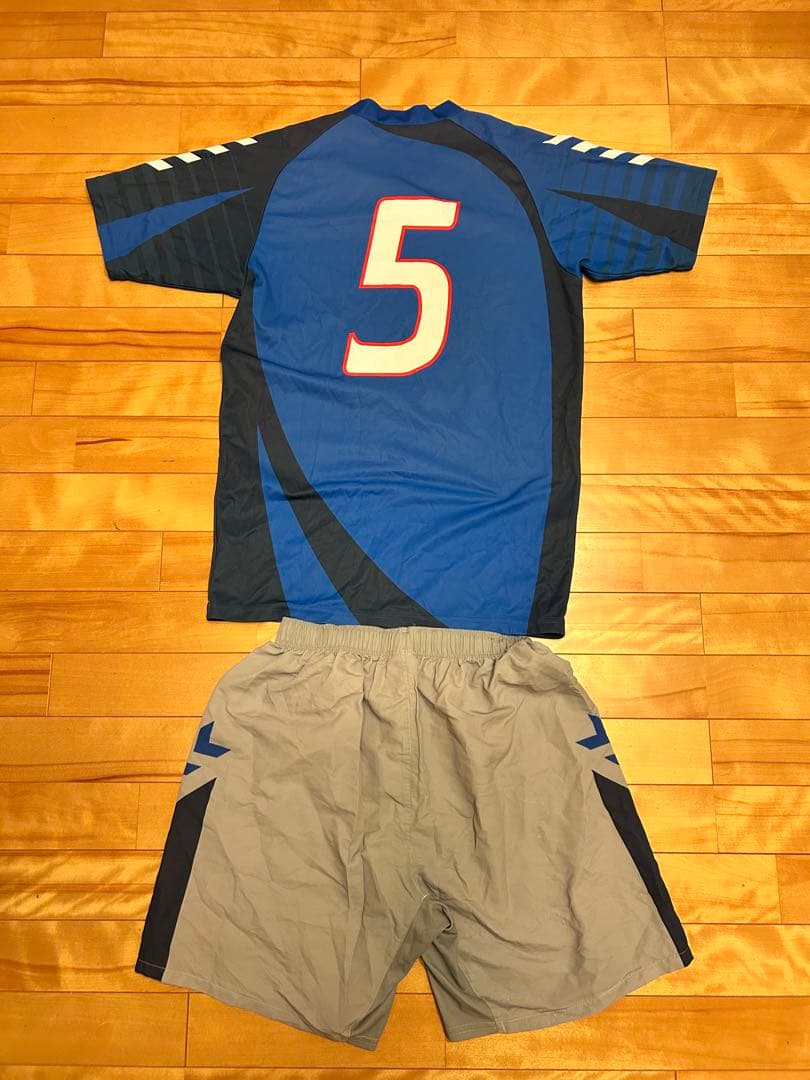 hummel サッカーシャツ・ショーツセット 5番 成徳深谷ユニフォーム