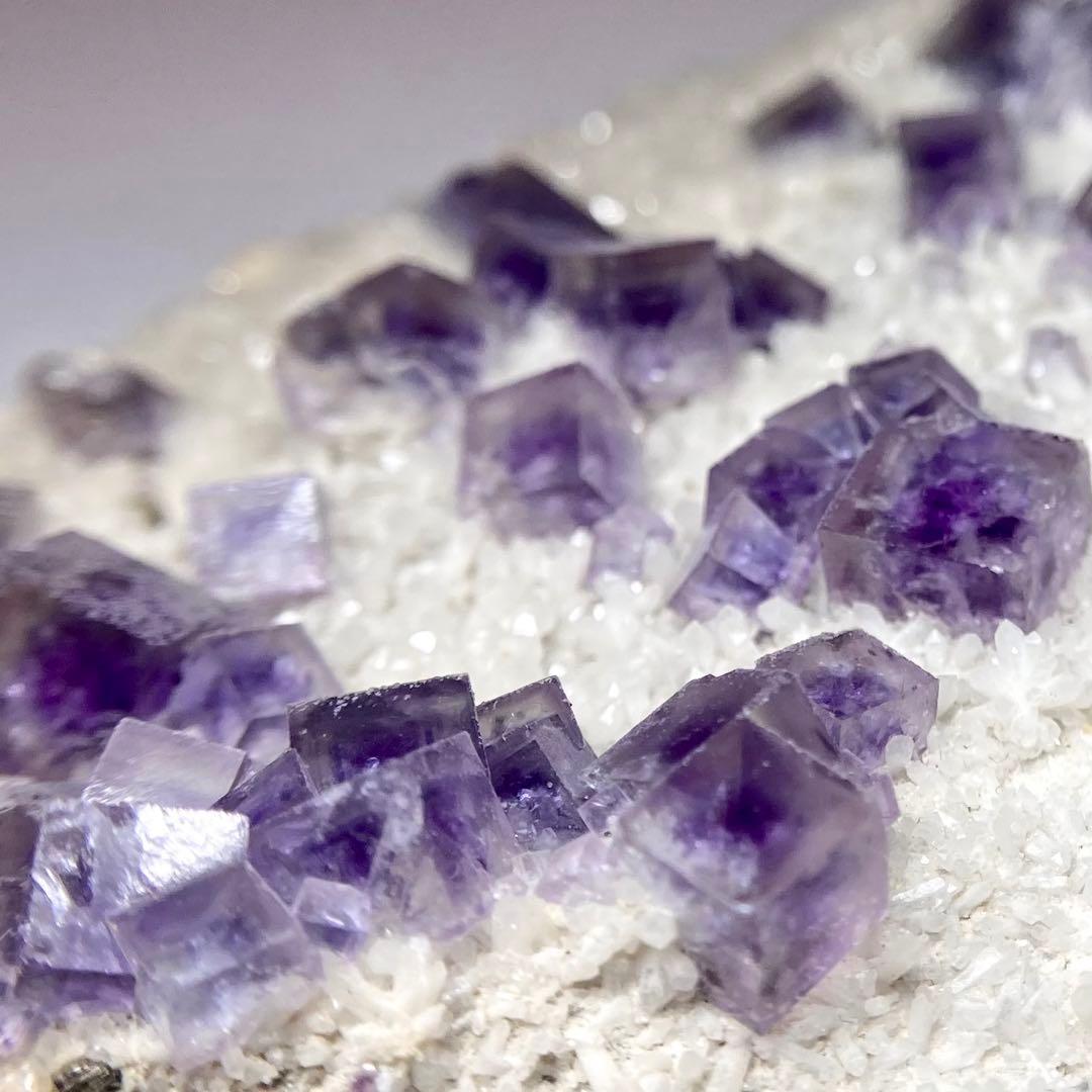 蛍石 パープル ゾーニング フローライト 原石 鉱物 天然石 標本 鉱石