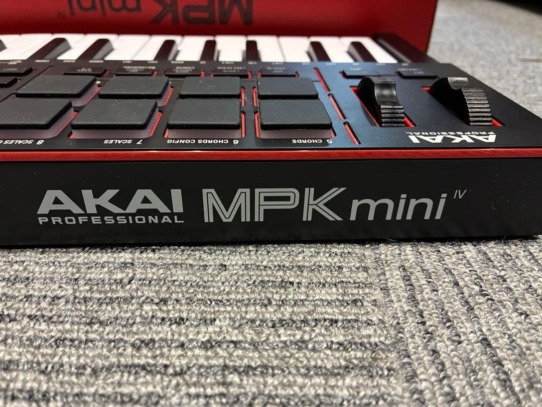 最新モデル　超美品アカイAKAI MPK mini IV（4）MIDIキーボード