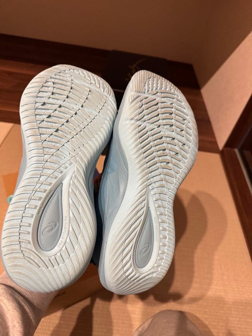 シューズ(男性用) ASICS NOVA SURGE LOW 2