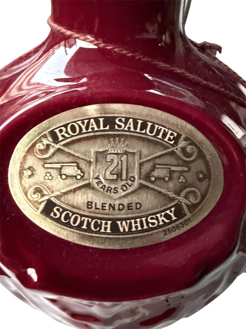 未開栓箱入り Salute 21 ウイスキーロイヤルサルート21年