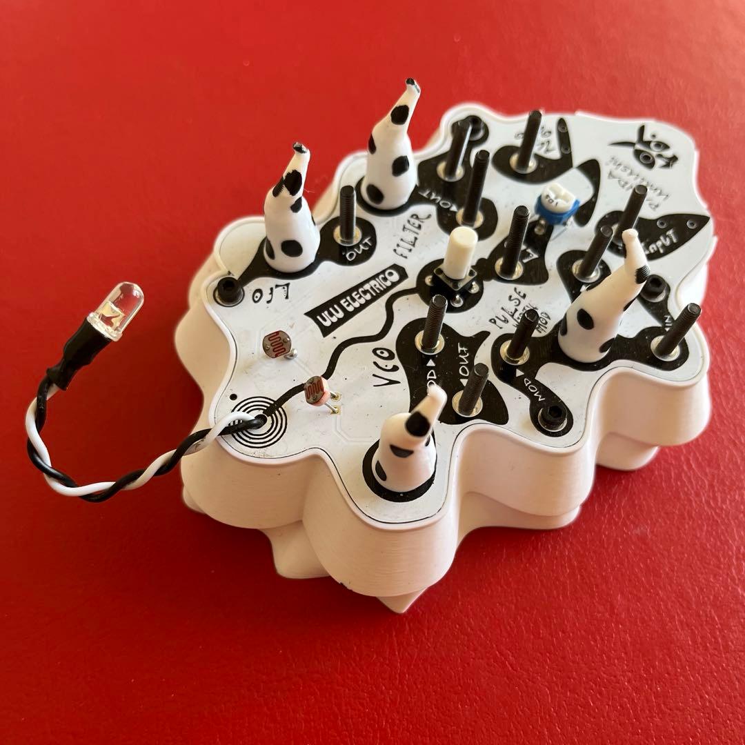 セミモジュラーシンセ Panda Umiushi / ULU electric