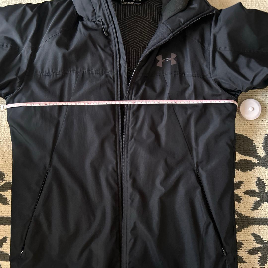 アンダーアーマ中綿入りベンチコート