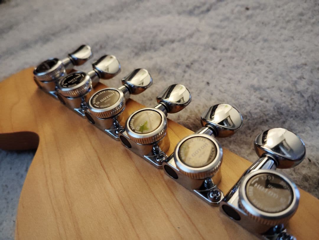 自作 ストラトキャスター 木製PG サーフグリーン コンポーネント