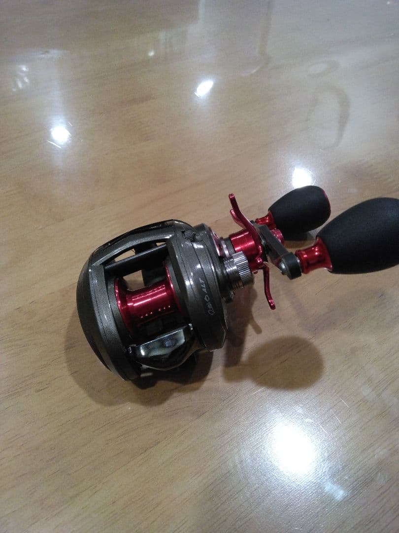 アブガルシア　レボALT　ZPIハンドル　シルバー　スタードラグ仕様