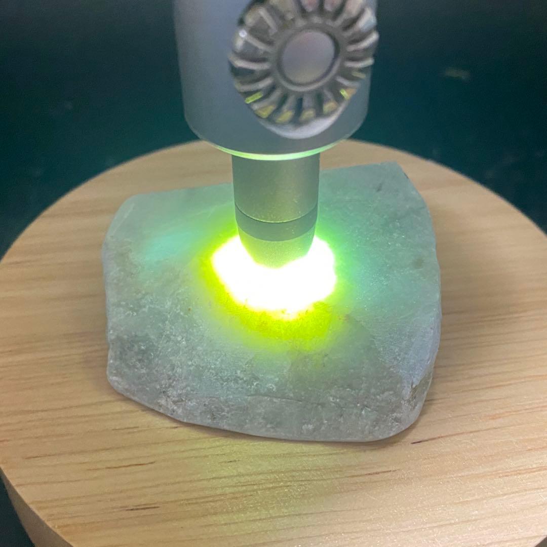 【1331】糸魚川産　翡翠　原石　緑　78g　天然石　ヒスイ　パワーストーン