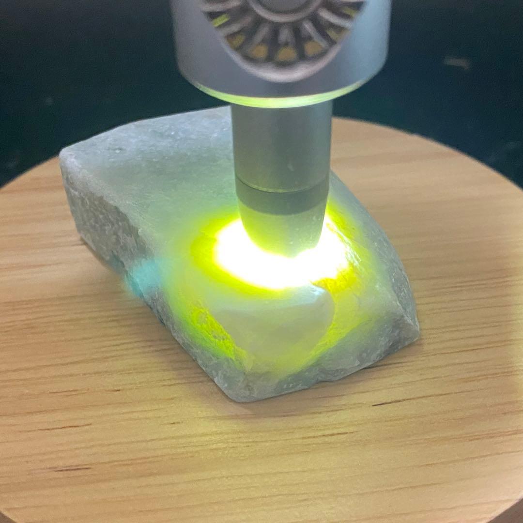 【1331】糸魚川産　翡翠　原石　緑　78g　天然石　ヒスイ　パワーストーン