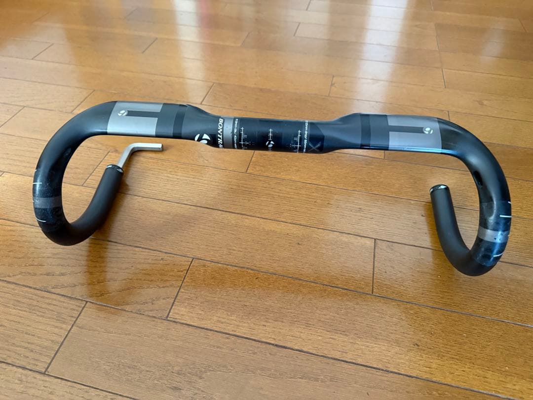 ボントレガー　XXX カーボンエアロハンドル　400mm VR-CF