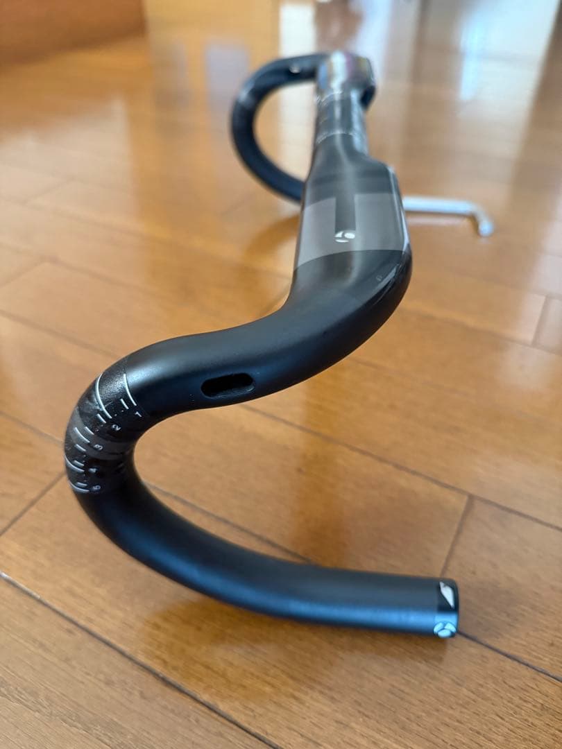 ボントレガー　XXX カーボンエアロハンドル　400mm VR-CF