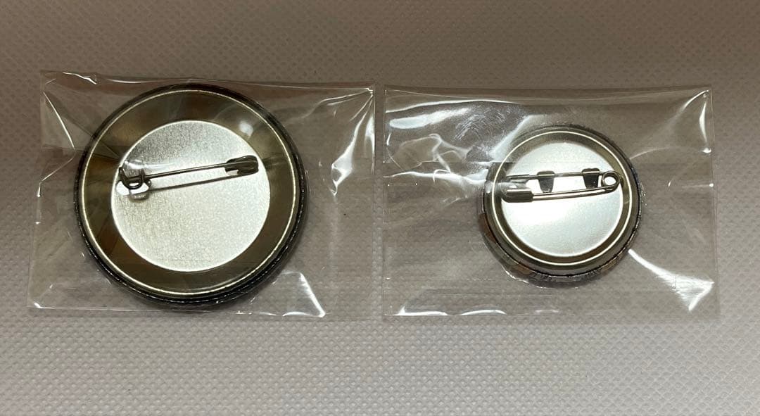 進撃の巨人 巨人中学校 no name 非売品缶バッジ リヴァハンジ