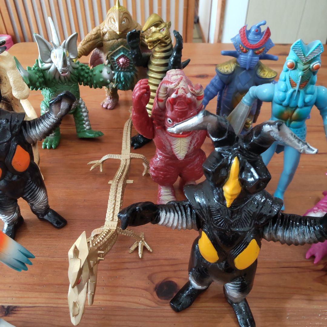 昭和ウルトラマン 　　　　　　　　　怪獣ソフビ 12体セット