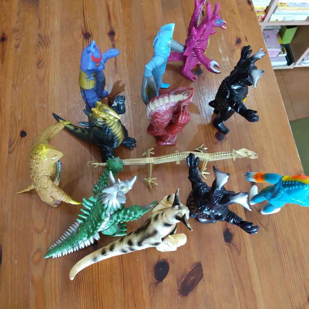 昭和ウルトラマン 　　　　　　　　　怪獣ソフビ 12体セット